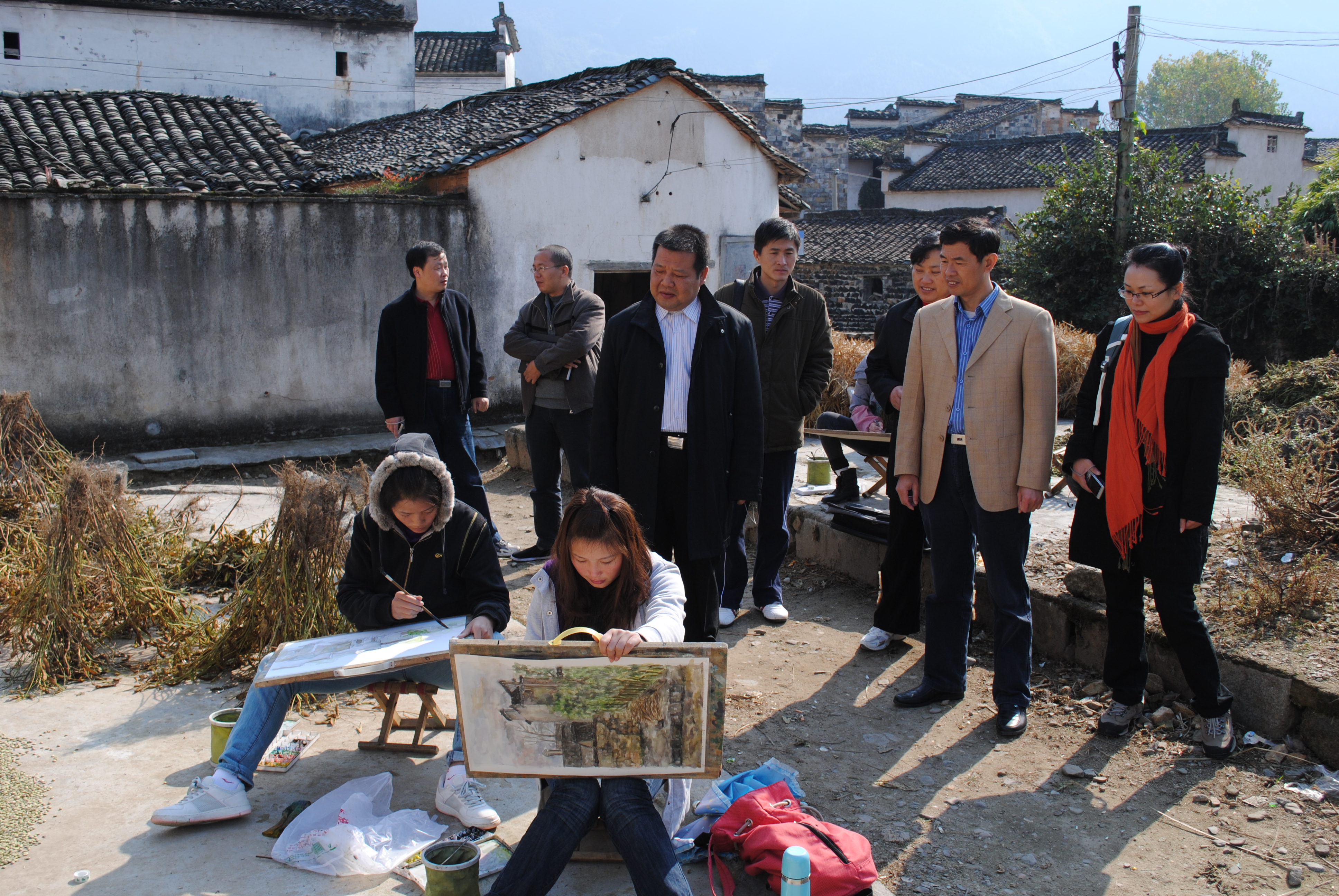 领导视察艺术093班员工写生